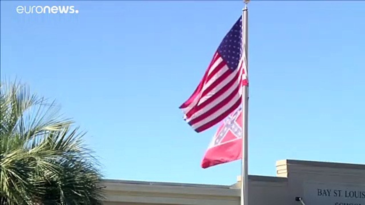 Mississippi holt umstrittene flagge ein