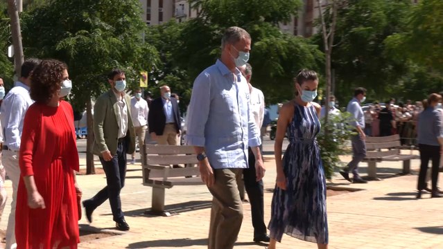 Los Reyes inician su visita a Sevilla en las Tres Mil Viviendas