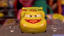 Cars Color Changers Lightning McQueen Changing Color from Yellow to Black Disney Pixar