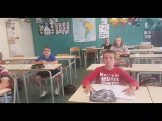 Chanson par les élèves retraite principal