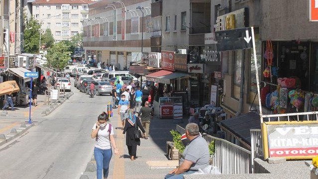 Vaka sayısının arttığı kentte maskesiz sokağa çıkmak yasaklandı