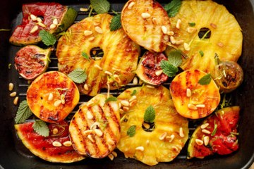 The One Mistake You Need to Avoid When You're Grilling Fruit