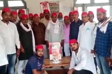 सपा कार्यकर्ताओं ने मनाया प्रो. रामगोपाल यादव का 74वां जन्मदिन
