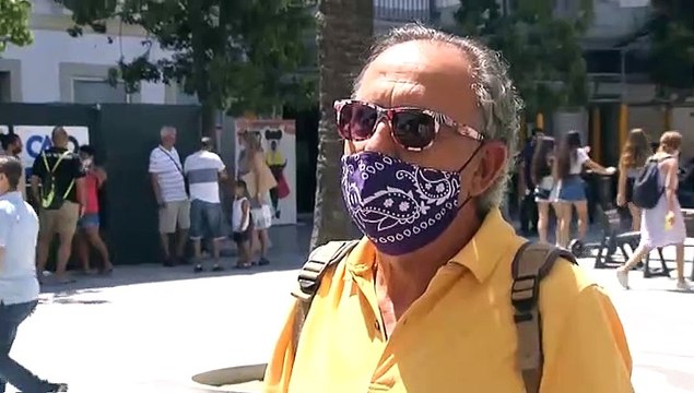 Cádiz debe retirar esta tarde la bandera LGTBI que ondea en el Ayuntamiento