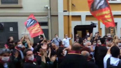 İzmir Barosu'nun yürüyüşüne engel!