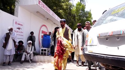 Explosiones en mercado en Afganistán dejan una veintena de civiles muertos