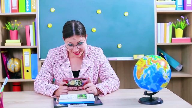 11 Raros Útiles Escolares Para El Regreso a Clases / Bromas y Trucos Para Hacer En Clases