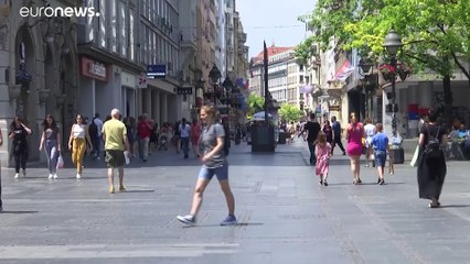 Covid-19 : "c'est loin d'être fini, la pandémie s'accélère même" avertit l'OMS