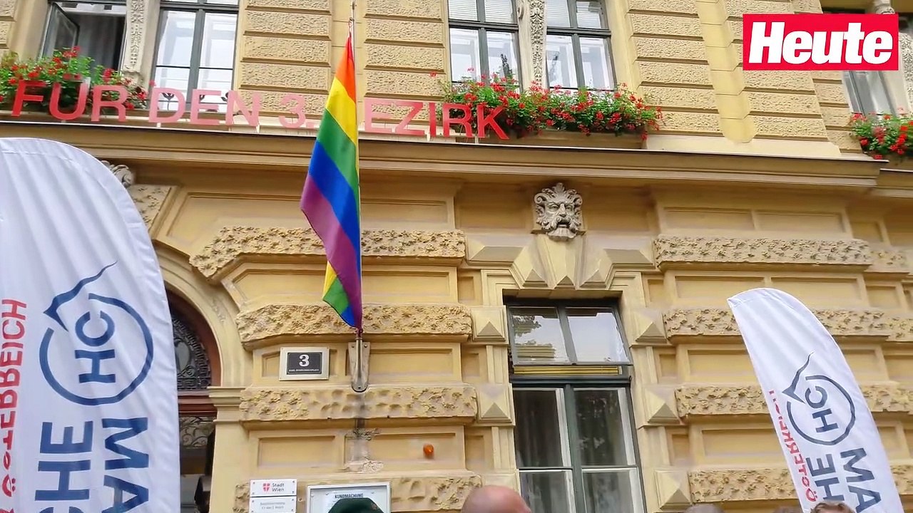 Strache-Auftritt mit 'Bumsti Ciao'-Song gesprengt