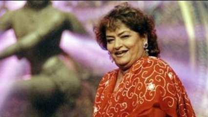 Saroj Khan का कौन यूज कर रहा है phone? कि सोशल मीडिया पर यह Post? Check it out | FilmiBeat