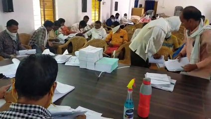 शाजापुर जनपद में मतदाता पुनरीक्षण हेतु बैठक हुई