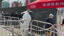 Hundreds queue for COVID-19 mass testing in Beijing