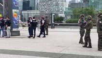 La Défense: La gare, l’esplanade et le centre commercial évacués suite à un appel au 17 signalant un individu armé - Une opération de police en cours