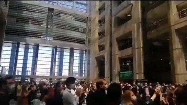 Avukatlar ayaklandı! Adliyede ''çoklu baro'' eylemi var