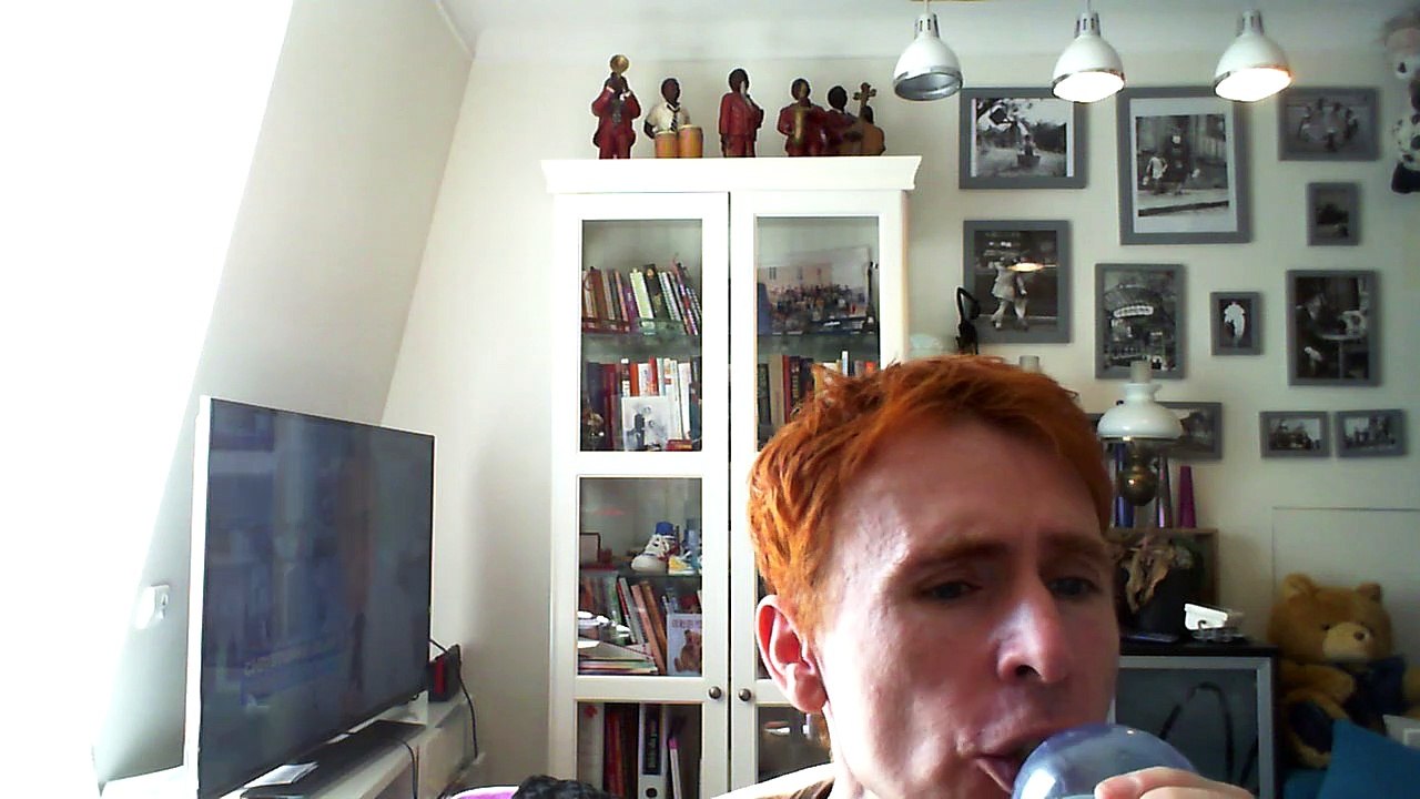 Wiwi égratigne "i can't stand the rain"