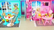 Barbie Ken Twin Houses Morning Rotina matinal Routine matinale Rutinitas pagi hari Morgen دمية باربي