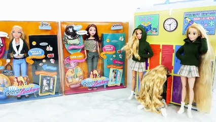 Barbie Volkswagen New Beetle Car & School Lockers & Doll Motorcycle Moto mobil Motorrad Carro سيارة