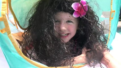 Sophia Isabella e Alice em Moana Disney Brincadeiras e Diversão na Piscina
