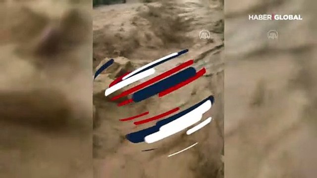 Başkale'de sel tarım arazilerine zarar verdi