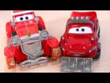 Mater Saves Christmas Holiday Edition Storytellers with Hotshot McQueen Santamobile diecast