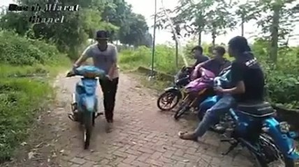 lololo Asli Bikin Perut Geli