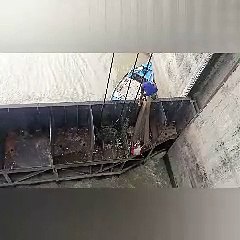 कानपुर के गंगा बैराज में हो रहा मछलियों का काला कारोबार