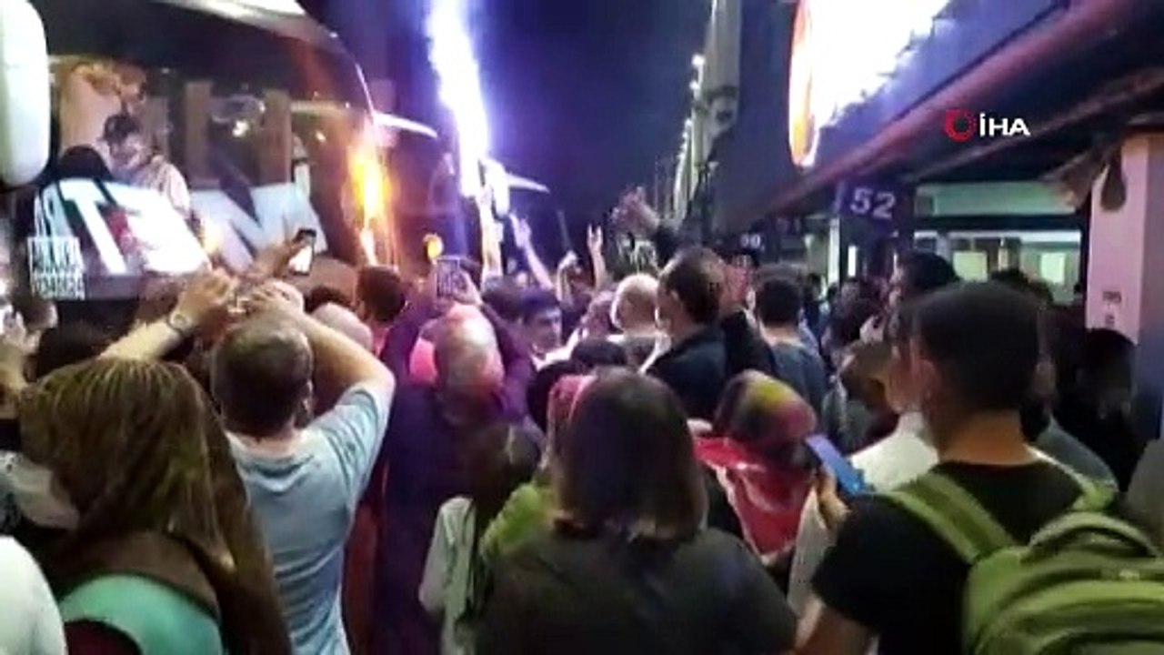 İstanbul Otogarı'nda sosyal mesafesiz asker uğurlama yoğunluğu