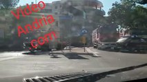 Andria: fumo nero invade via Corato, brucia veicolo. Traffico in via Puccini