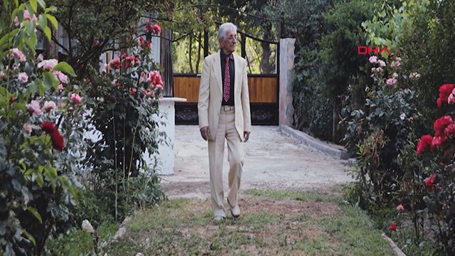 82 yaşında çektiği klip, sosyal medyada ilgi gördü