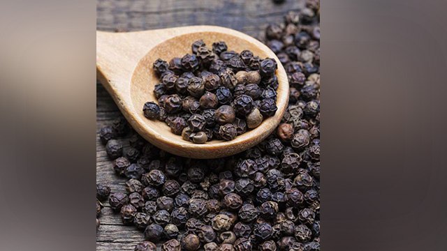 काली मिर्च के ये फायदे नहीं जानते होंगे आप । Amazing Benefits Of Black Pepper । Boldsky
