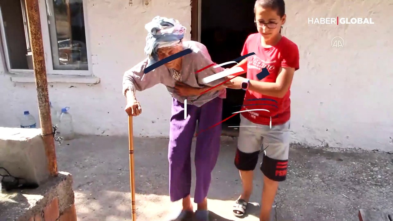 Biri 119, diğeri 101 yaşında... Asırlık kız kardeşler uzun yaşamın sırrını 3 yemeğe bağladı