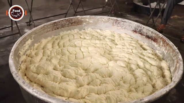 Amazing! King of Rumali Roti In Hyderabad - Biggest Rumali Roti Making - Indian Street Food