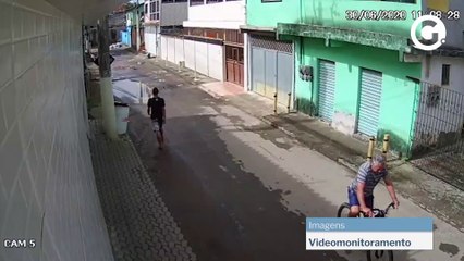 Homem assalta senhora e acaba sendo espancado por populares
