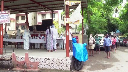 Dans le bidonville indien de Dharavi, un combat rue par rue contre le virus