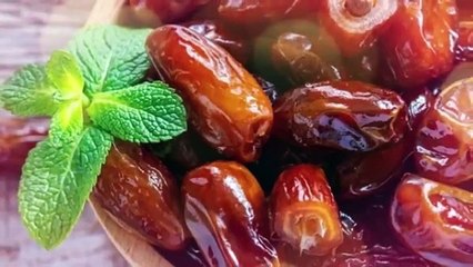 Dates_101:_Everything_You_Need_To_Know_About_Date_Fruits___Honey___Camel_Milk