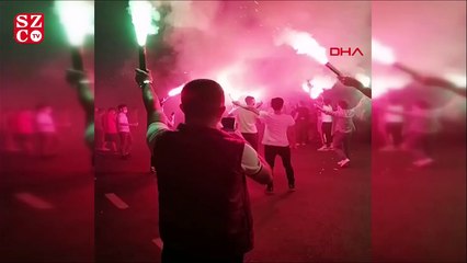 Görüntüler İstanbul'dan... Kışlada yangın çıkardılar, otogarda meşale yaktılar