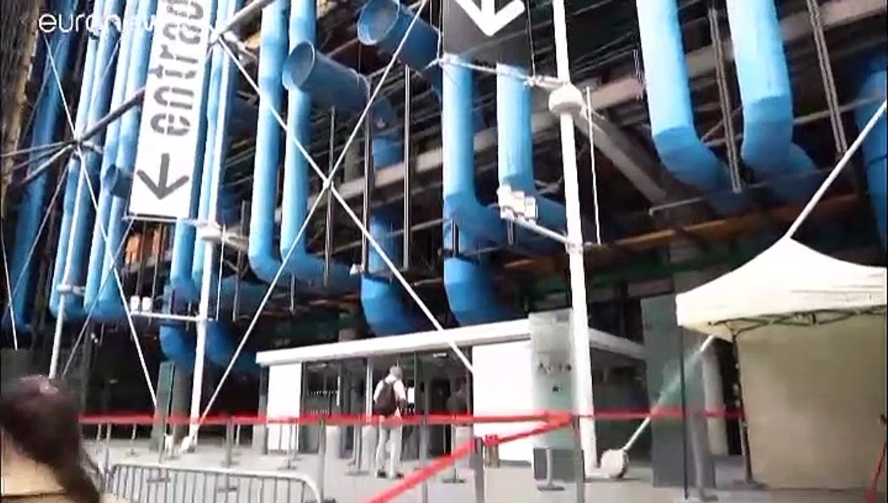 Beaubourg rend hommage à Christo, un mois après sa mort