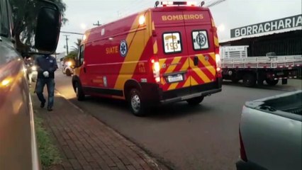 Siate atende mulher ferida em colisão entre carros na Rua Fortunato Bebber
