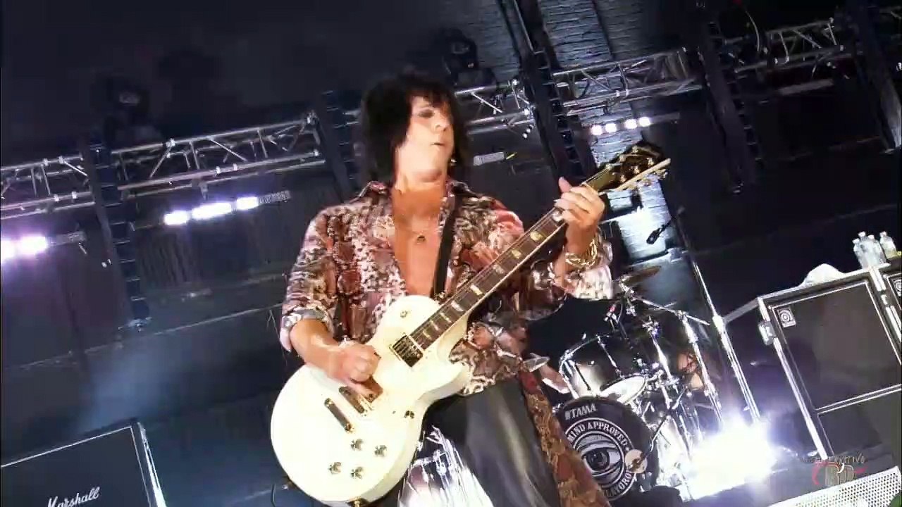 Billy Idol - Dancing With Myself (Live)