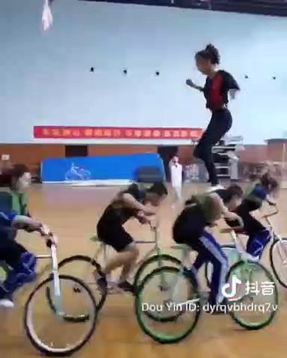 Courir sur des cyclistes
