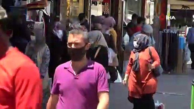Vaka sayısının arttığı Gaziantep’te sokaklar tıklım tıklım