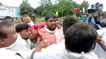 रमेंश मेंदोला को नहीं बनाया मंत्री, नाराज समर्थक ने किया आत्मदाह का प्रयास