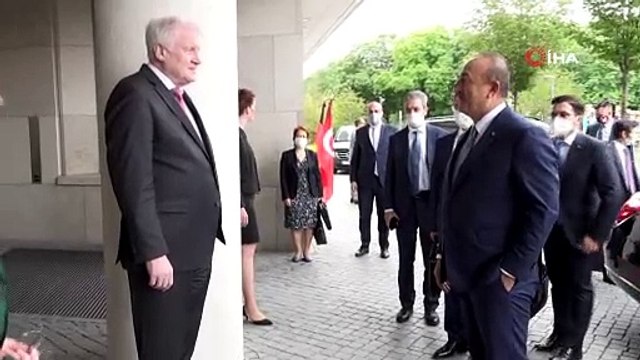 Dışişleri Bakanı Çavuşoğlu, Almanya İçişleri Bakanı Seehofer ile görüştü
