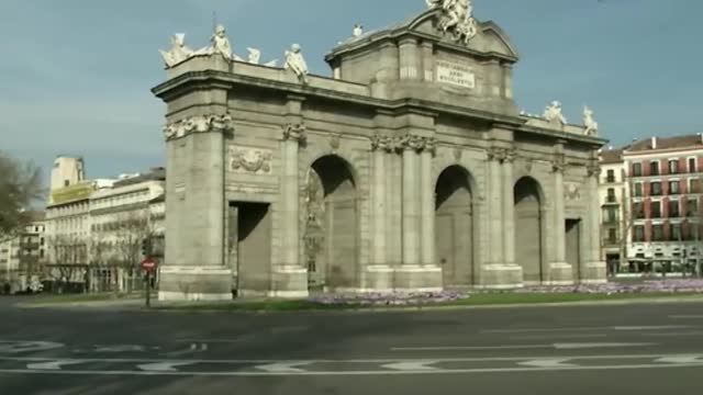 Chueca celebra su orgullo desde los balcones