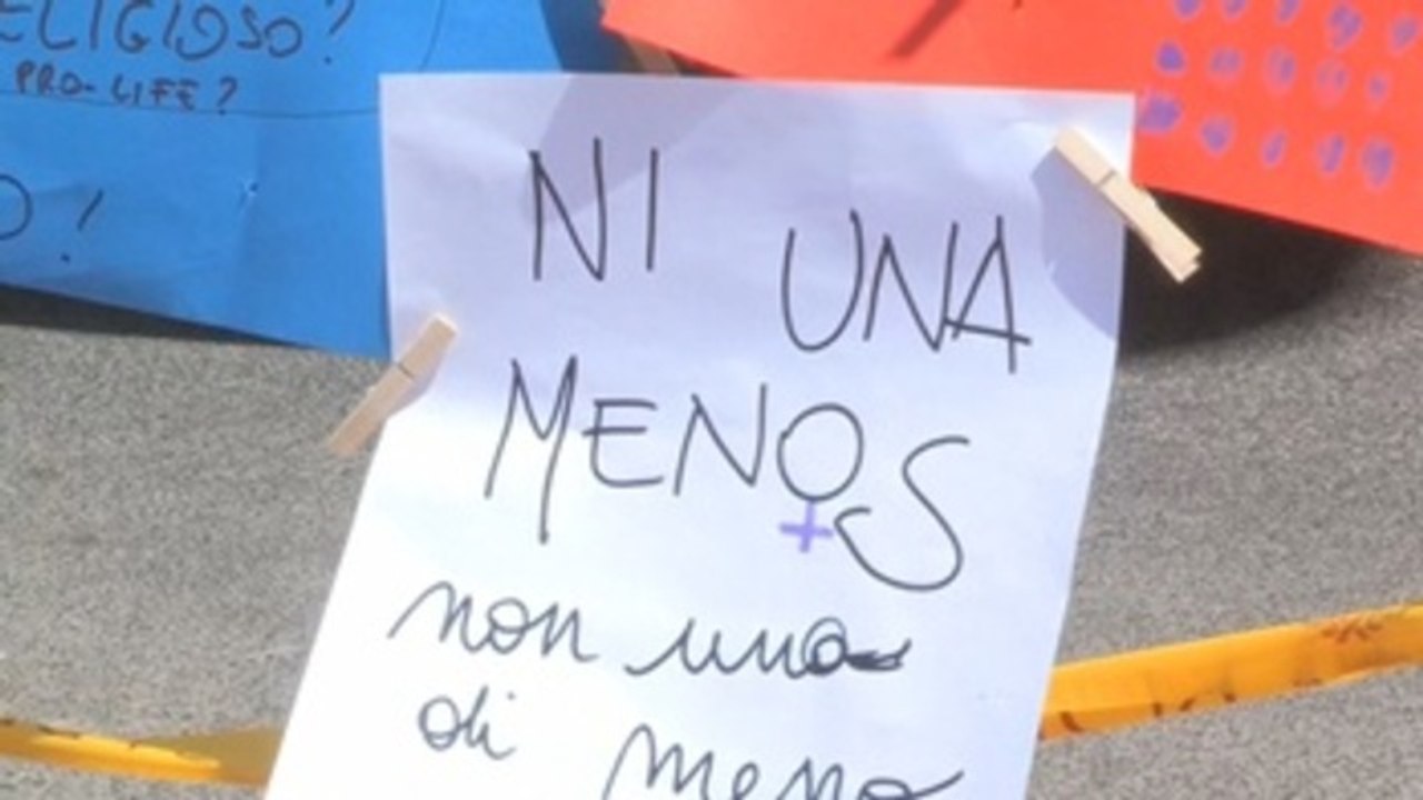 Las mujeres salen a la calle en Italia para reivindicar el aborto seguro