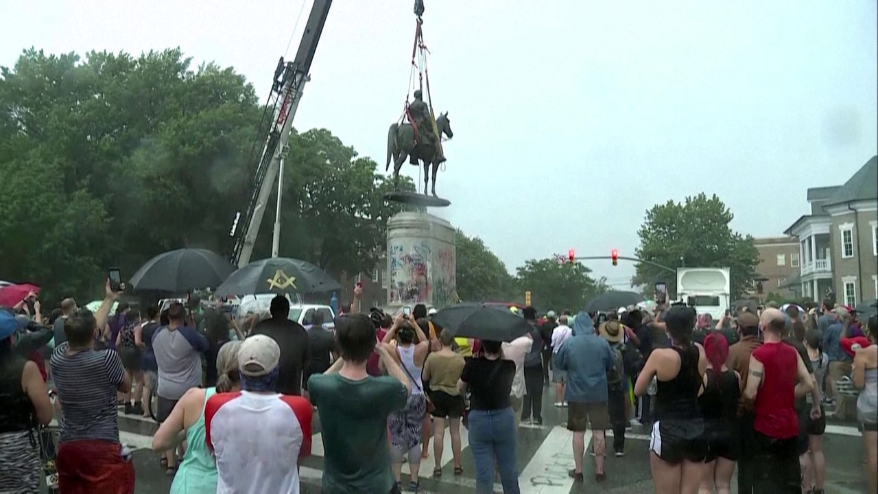 La ville de Richmond, ancienne capitale des confédérés, retire la statue d'un général de l'armée du Sud