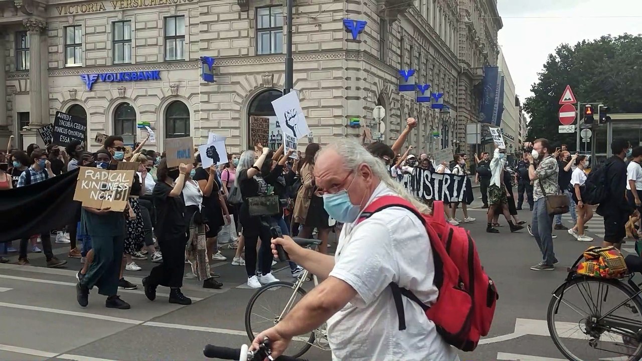 Black Lives Matter Demozug am Wiener Schottentor