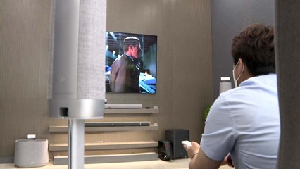 "영화는 포기 못해" 홈씨어터로 집에서 관람 / YTN