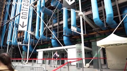 París revive la obra del artista Christo un mes después de su muerte