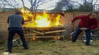 Men Behaving Badly - S05 - E07 - Home-Made Sauna